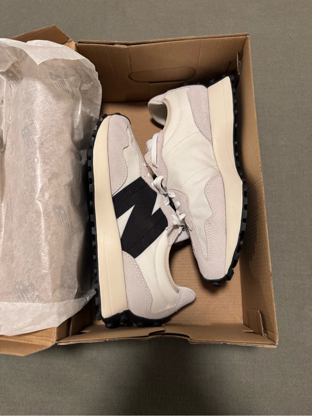 Women’s New Balance 327 Neutral Cream & Black Sneakers - size 9.5